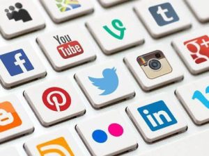 منصات التواصل الاجتماعي في الأعمال